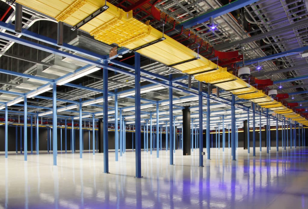 Серверний зал · Equinix